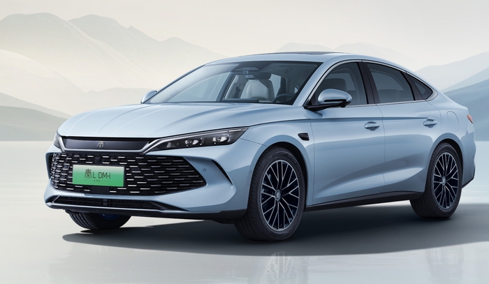比亚迪秦DMi